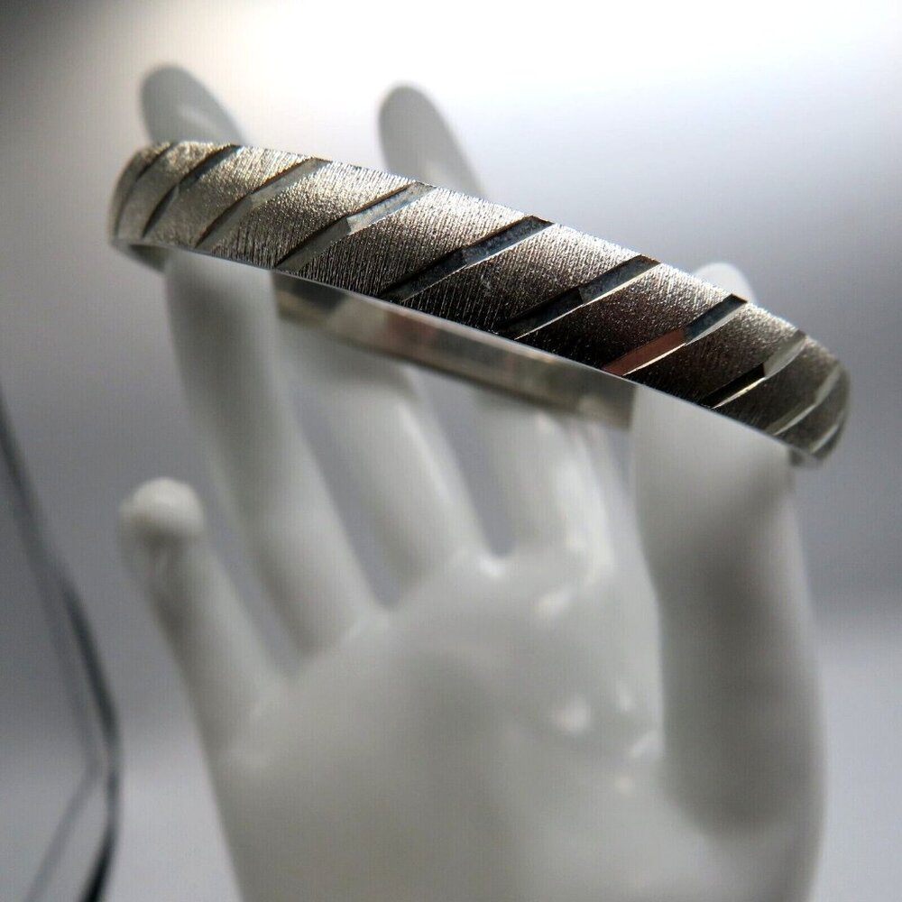 Monet Bracelet Silver Tone Thin Bangle Cuff Etched Polished 7" Slide On‎ Vintage
